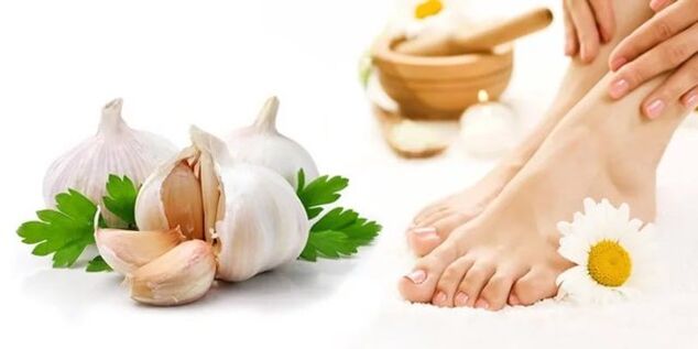 Garlic to prepare antifungal ointment and tincture